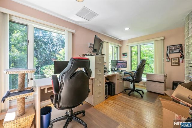 59 Deerfield Lane, Upper Saddle River, NJ 07458
