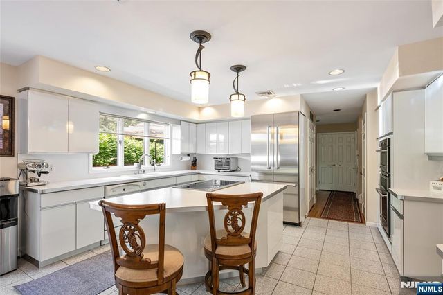 59 Deerfield Lane, Upper Saddle River, NJ 07458