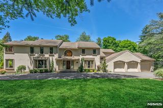 59 Deerfield Lane, Upper Saddle River, NJ 07458