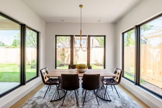 1310 Chantilly, Houston, TX 77018