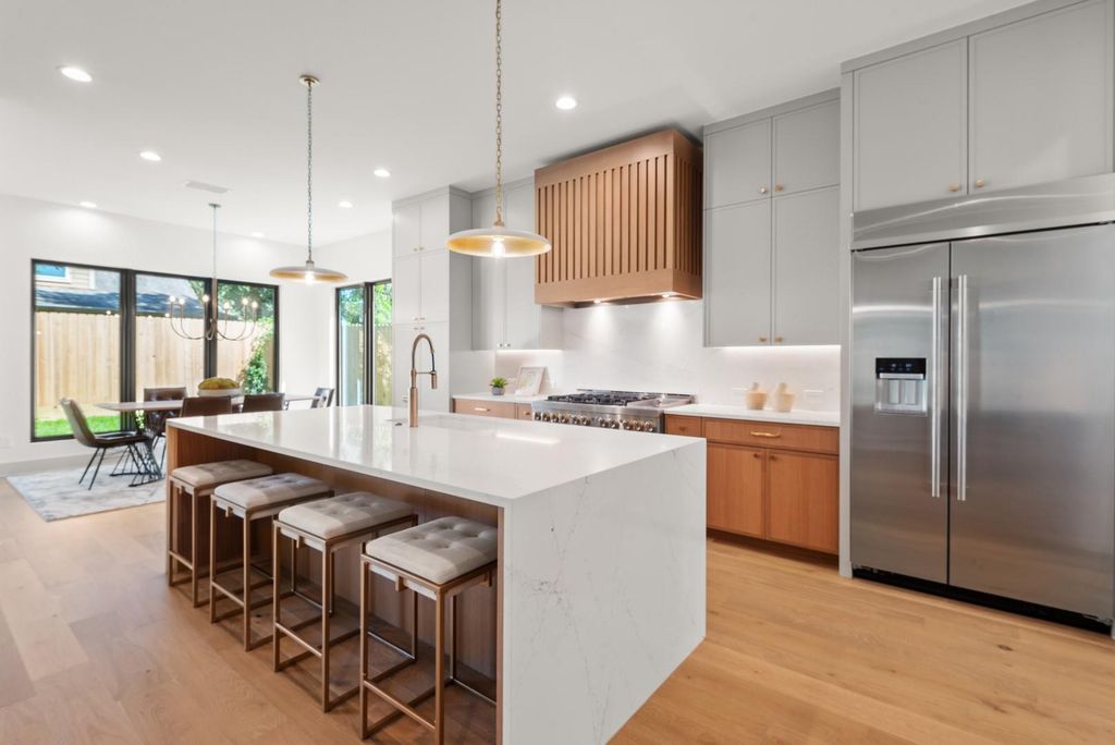 1310 Chantilly, Houston, TX 77018