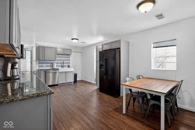 4976 N 200 W, Greenfield, IN 46140