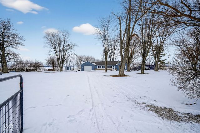 4976 N 200 W, Greenfield, IN 46140