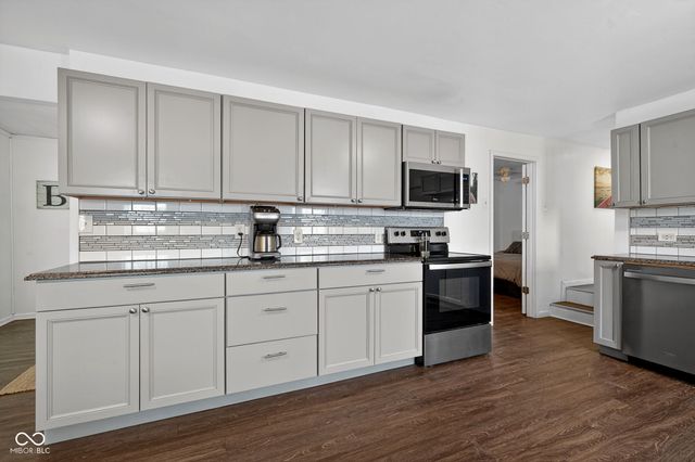 4976 N 200 W, Greenfield, IN 46140