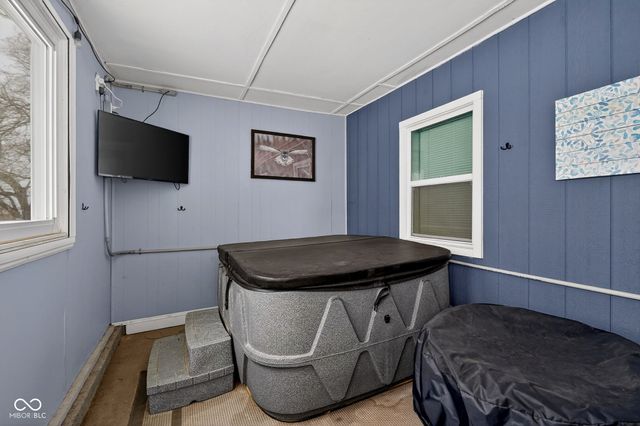 4976 N 200 W, Greenfield, IN 46140