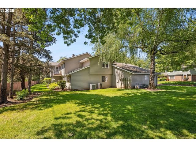 562 Sw EASTMAN Pkwy, Gresham, OR 97080