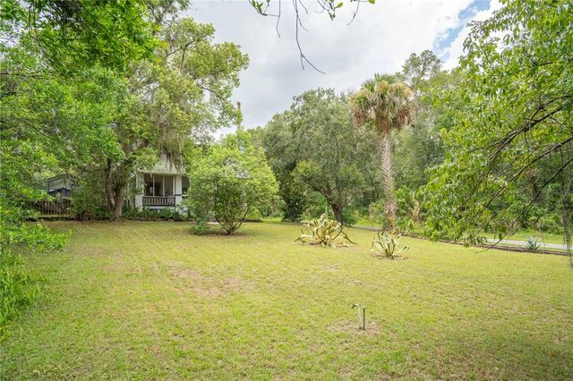 960 MARION STREET, Lake Helen, FL 32744