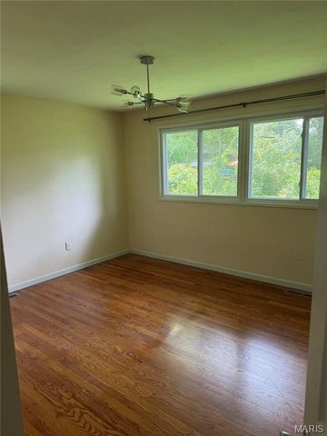 709 Elkington Lane, Olivette, MO 63132