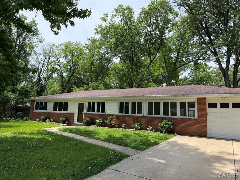 709 Elkington Lane, Olivette, MO 63132
