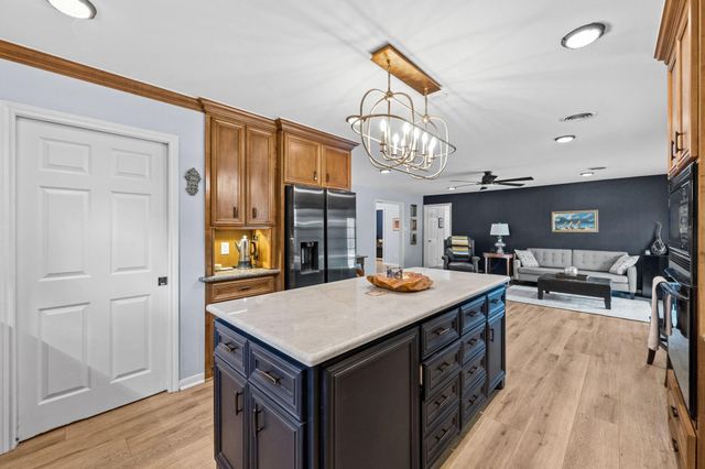 5711 Cerritos Drive, Houston, TX 77035