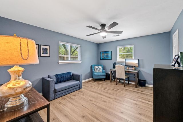 5711 Cerritos Drive, Houston, TX 77035