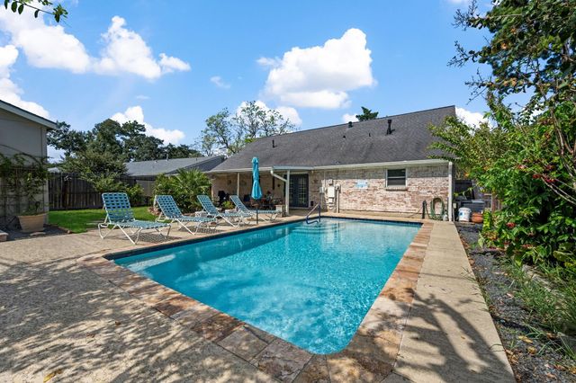 5711 Cerritos Drive, Houston, TX 77035