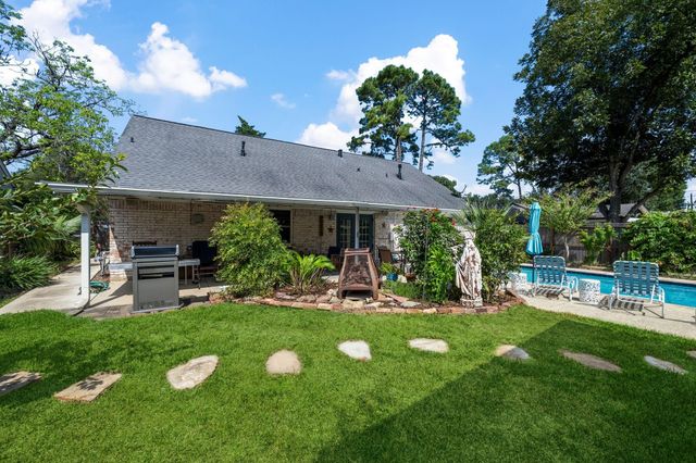 5711 Cerritos Drive, Houston, TX 77035