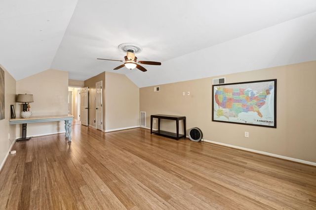 5711 Cerritos Drive, Houston, TX 77035
