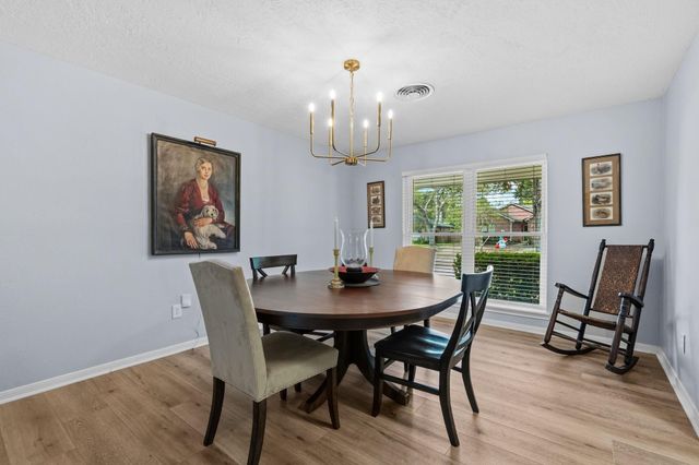 5711 Cerritos Drive, Houston, TX 77035