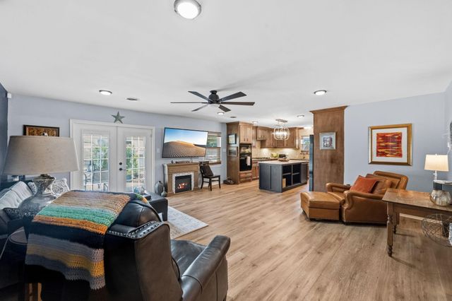 5711 Cerritos Drive, Houston, TX 77035