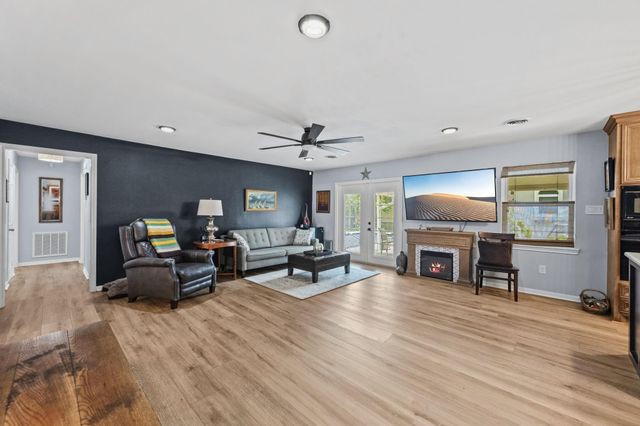 5711 Cerritos Drive, Houston, TX 77035