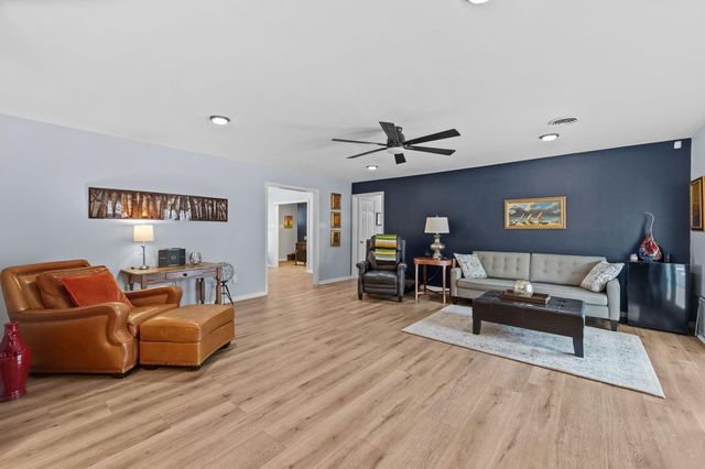 5711 Cerritos Drive, Houston, TX 77035