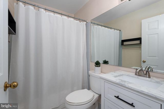 13 RAILROAD PL, Pennington, NJ 08534