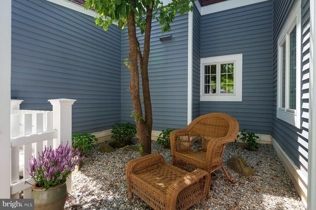13 RAILROAD PL, Pennington, NJ 08534