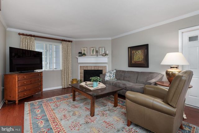13 RAILROAD PL, Pennington, NJ 08534
