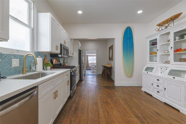 2912 Avenue R, Galveston, TX 77550