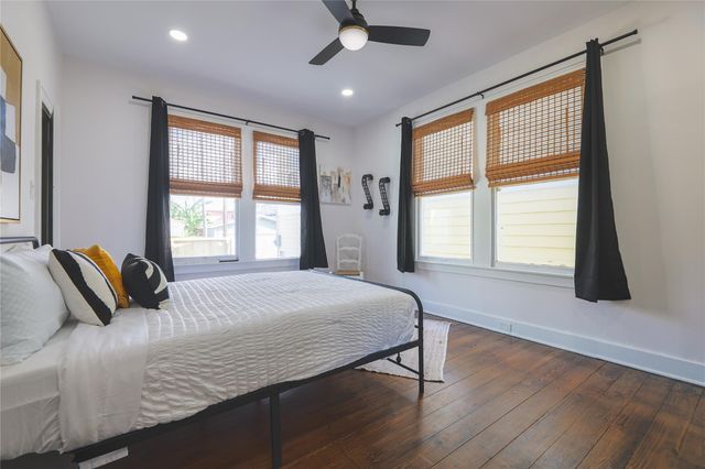 2912 Avenue R, Galveston, TX 77550