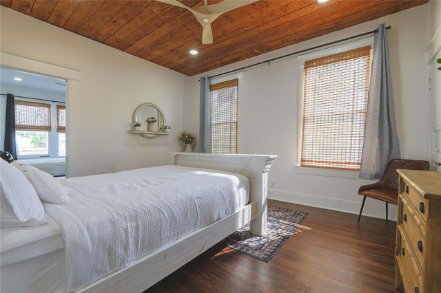 2912 Avenue R, Galveston, TX 77550