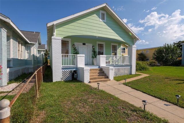 2912 Avenue R, Galveston, TX 77550