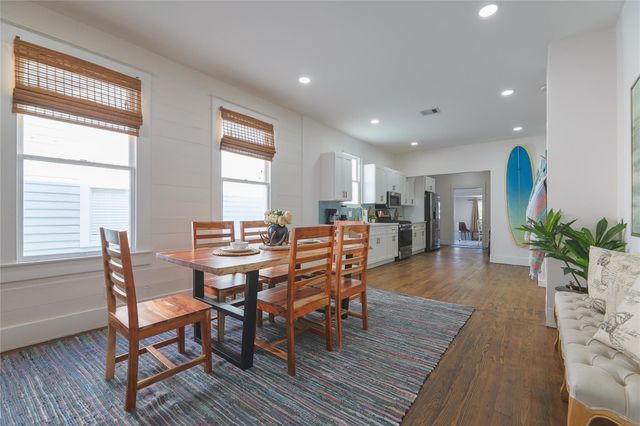 2912 Avenue R, Galveston, TX 77550