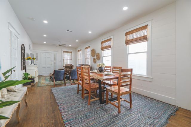 2912 Avenue R, Galveston, TX 77550