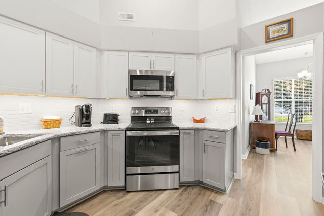 183 Glenwood Dr., Conway, SC 29526
