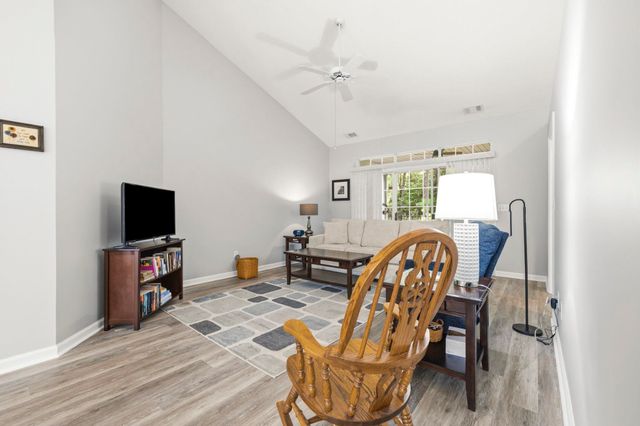 183 Glenwood Dr., Conway, SC 29526