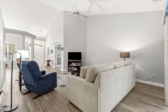 183 Glenwood Dr., Conway, SC 29526