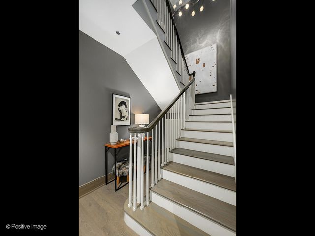 21 N May Street 305, Chicago, IL 60607