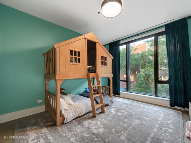 21 N May Street 305, Chicago, IL 60607