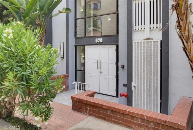 620 The Village 302, Redondo Beach, CA 90277