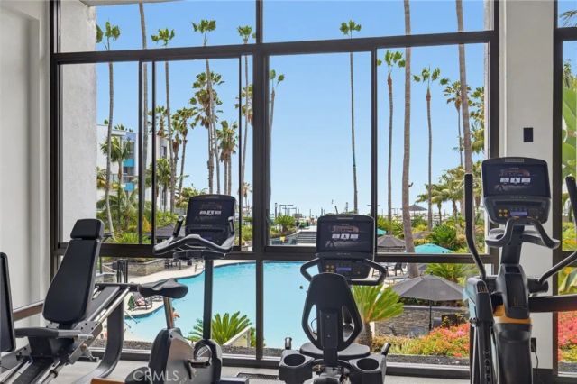 620 The Village 302, Redondo Beach, CA 90277