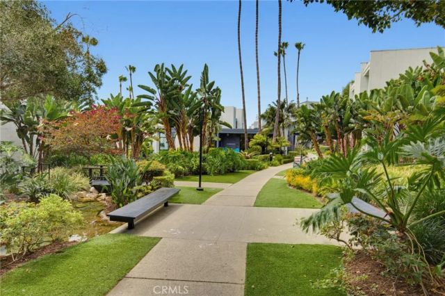 620 The Village 302, Redondo Beach, CA 90277