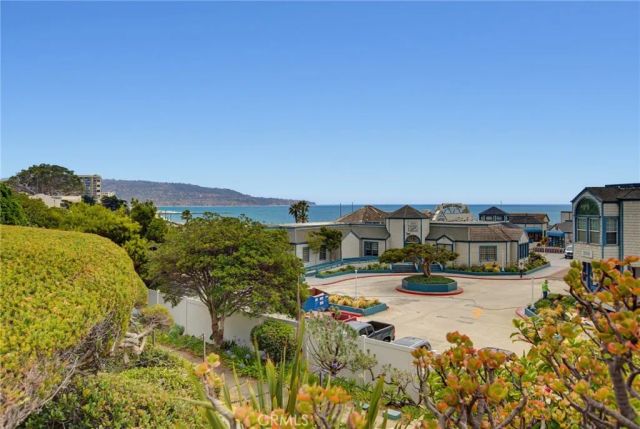 620 The Village 302, Redondo Beach, CA 90277