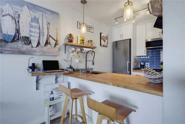 620 The Village 302, Redondo Beach, CA 90277