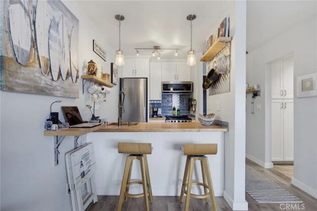 620 The Village 302, Redondo Beach, CA 90277