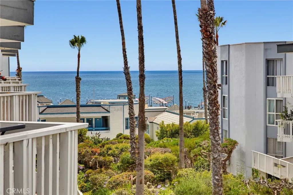 620 The Village 302, Redondo Beach, CA 90277