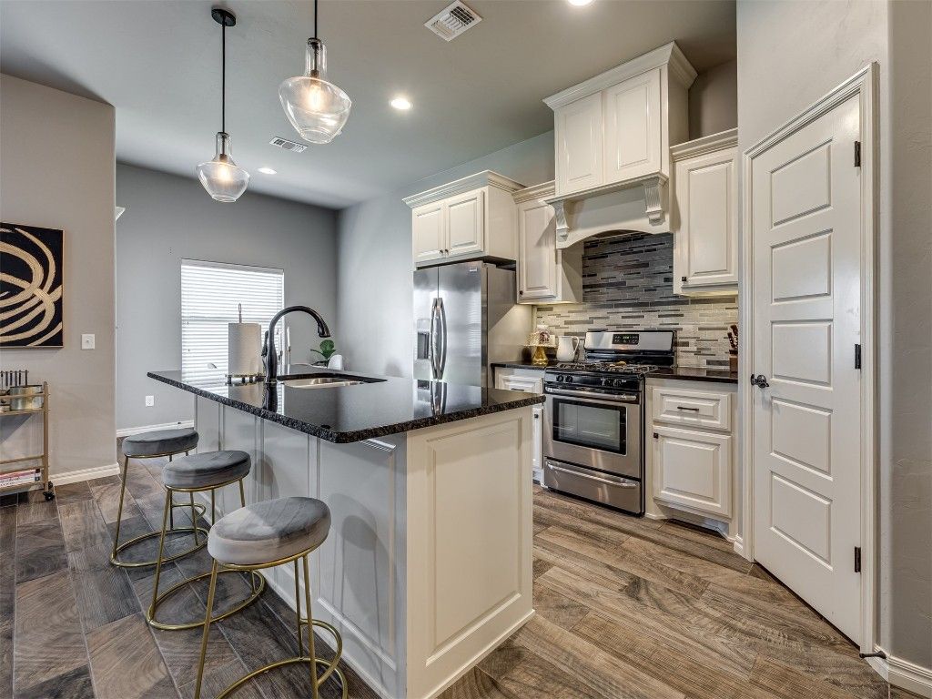 8109 NW 160th Terrace, Edmond, OK 73013