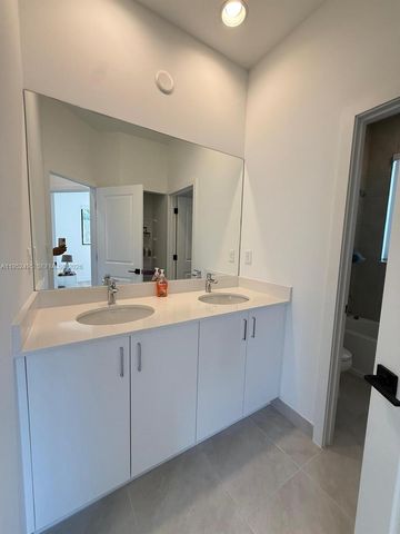 5816 Agostino way, Ave Maria, FL 34142