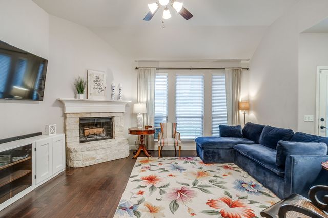 1134 Destrehan Drive, Burleson, TX 76028