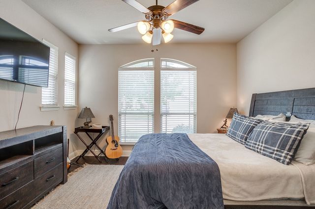 1134 Destrehan Drive, Burleson, TX 76028