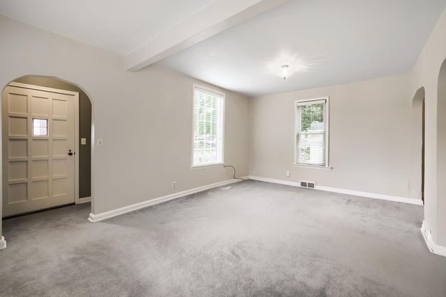 6051 Upper 46th Street N, Oakdale, MN 55128