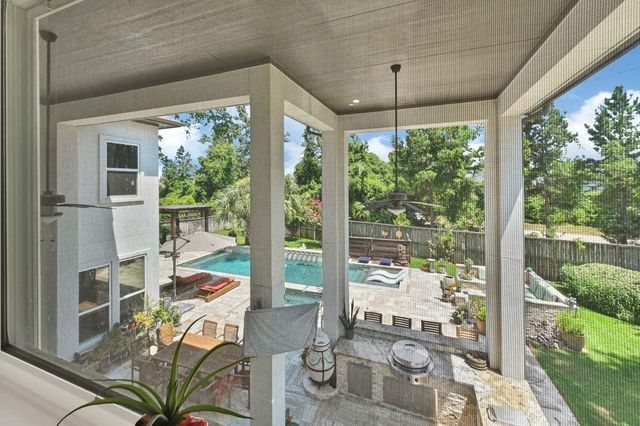 119 S Curly Willow Circle, The Woodlands, TX 77375