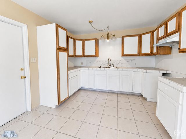 3909 Balboa Drive, Bakersfield, CA 93304